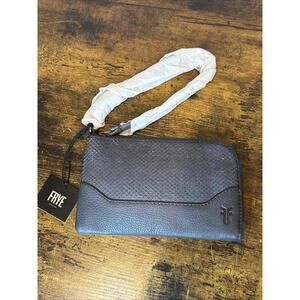 Frye Shiloh Women’s Carbon Aged Black Leather Wristlet Clutch – 7.5” x 4.5” NEW!